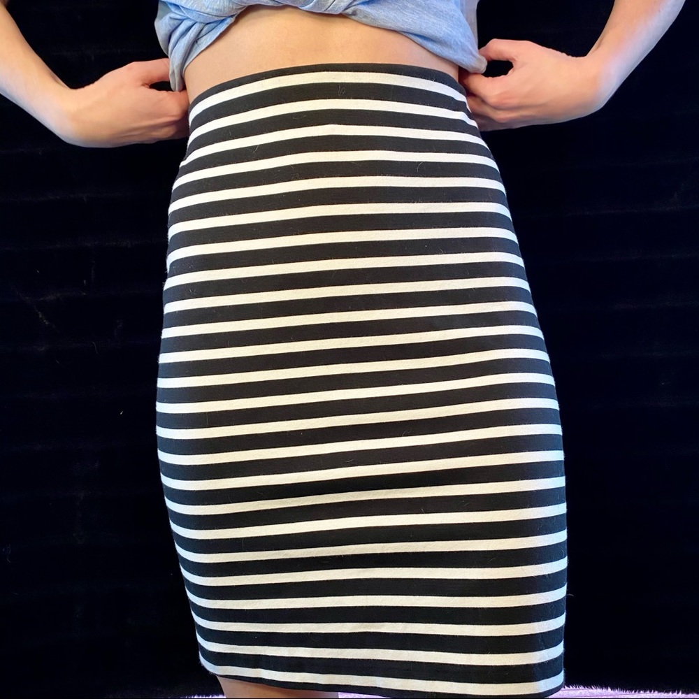 Old Navy Stripped Skirt